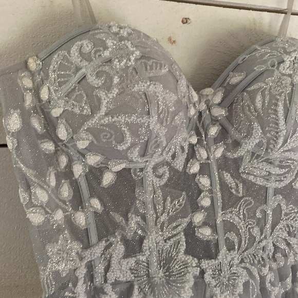 Prom dress size 6, plenty of length, slight train. - Picture 3 of 11